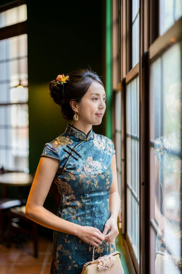 How Are Wearable IoT Devices Being Used in Employee Health Monitoring?