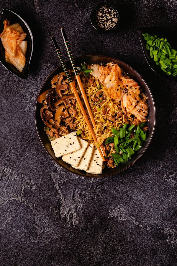 What Are the Best Styles for High-Waisted Pants and How to Wear Them Flatteringly?